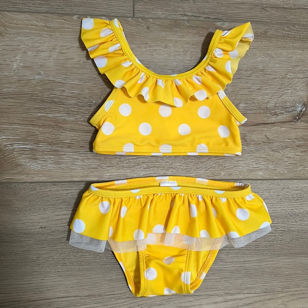 Yellow polka dot bikini 👙